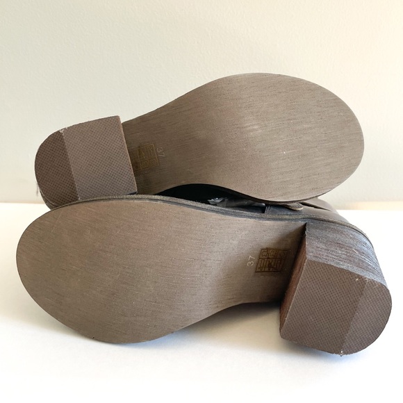 New Never Worn Jeffrey Campbell Boots - Picture 3 of 4